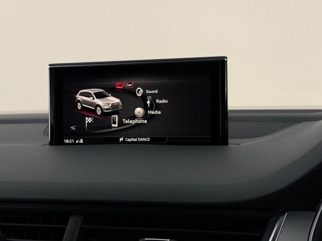 Audi Q7 thumbnail Infotainment System