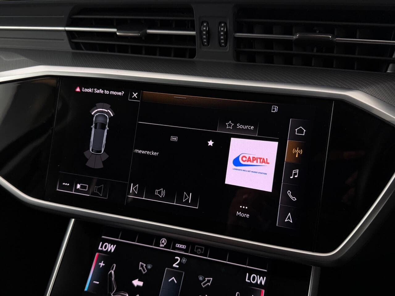 Audi A6 Avant thumbnail Infotainment System