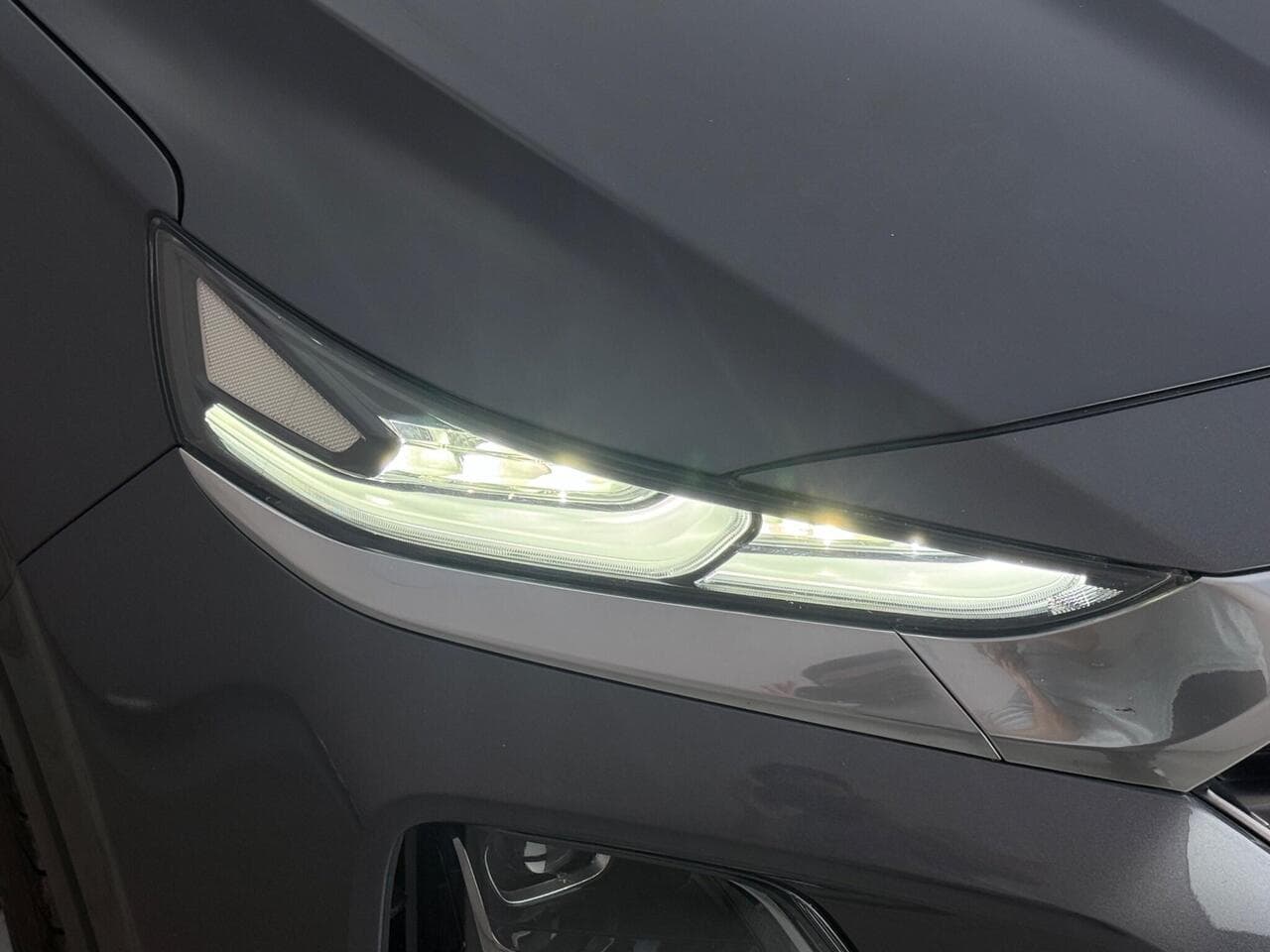 Hyundai Santa Fe thumbnail Lights Front