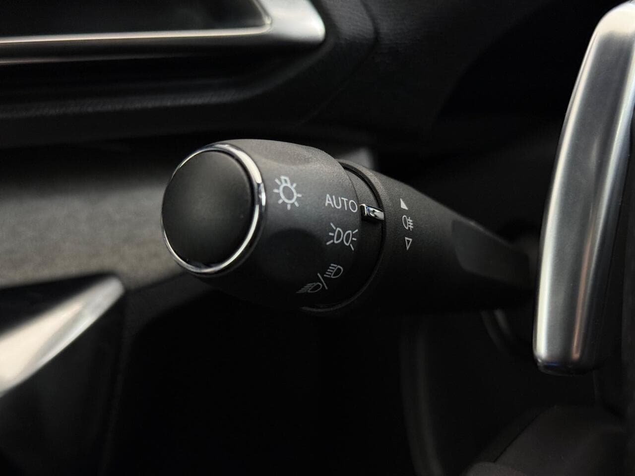 Peugeot 3008 thumbnail Interior Front