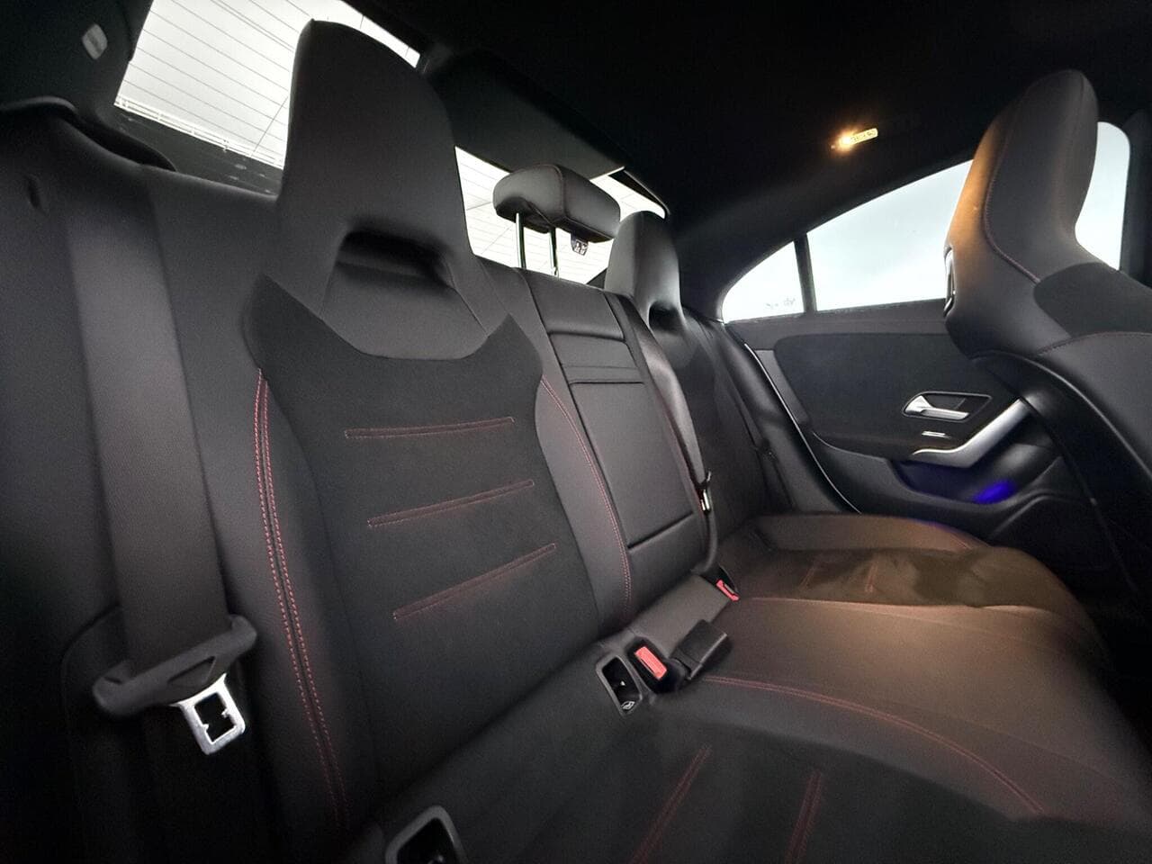 Mercedes-Benz CLA thumbnail Seats Rear