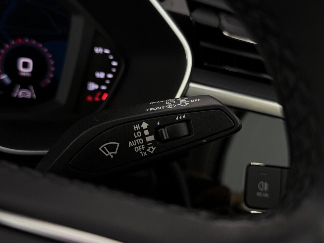 Audi Q3 thumbnail Misc Controls
