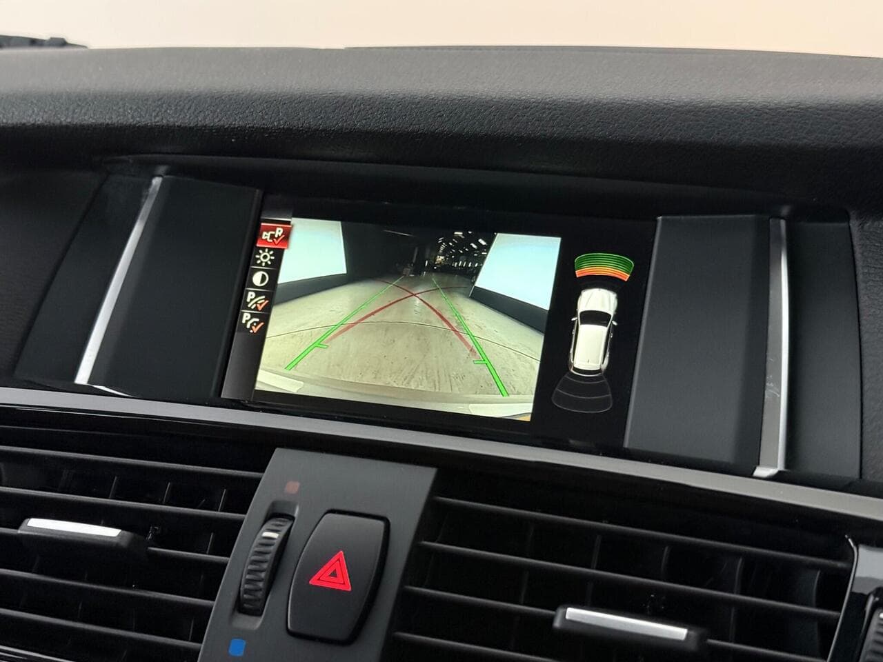 BMW X3 thumbnail Infotainment System