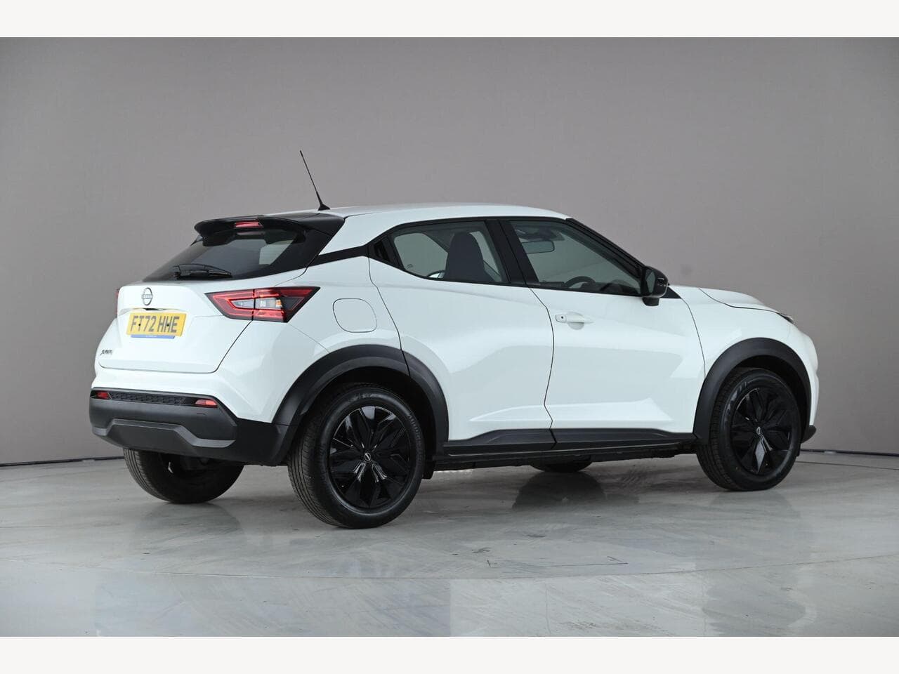 Nissan Juke thumbnail Side Right