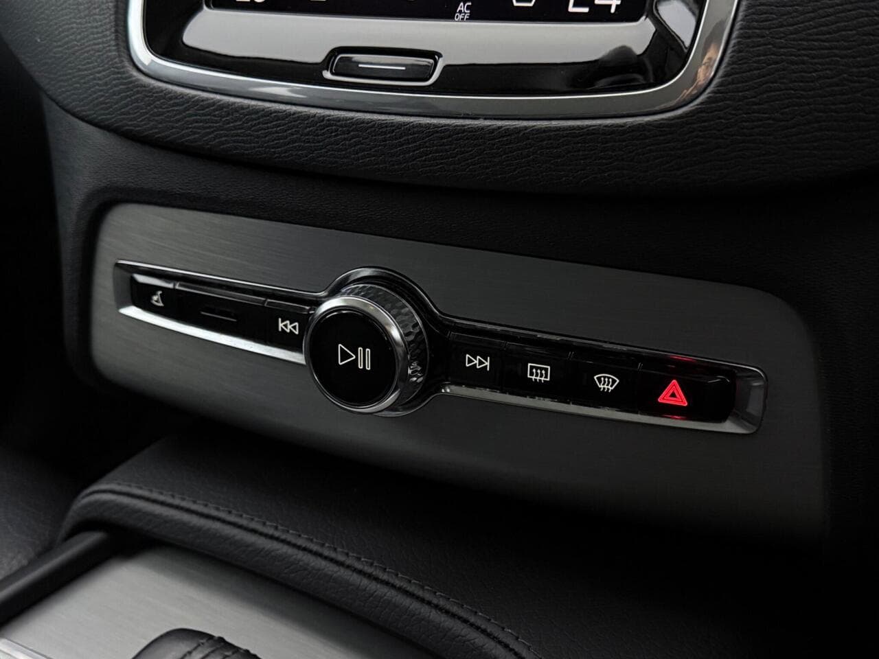 Volvo XC90 thumbnail Misc Controls