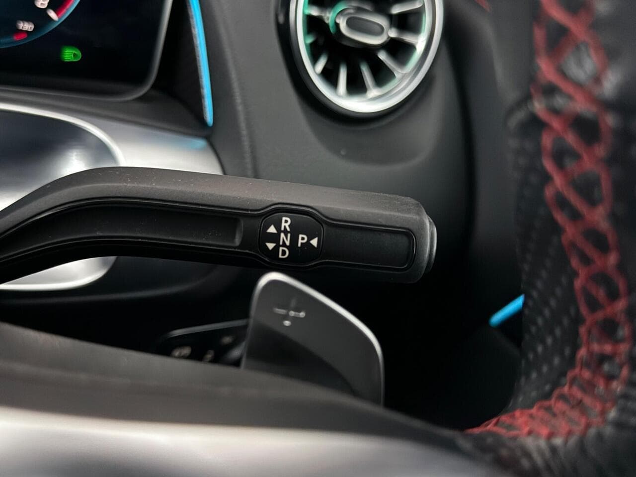 Mercedes-Benz GLB thumbnail Misc Controls