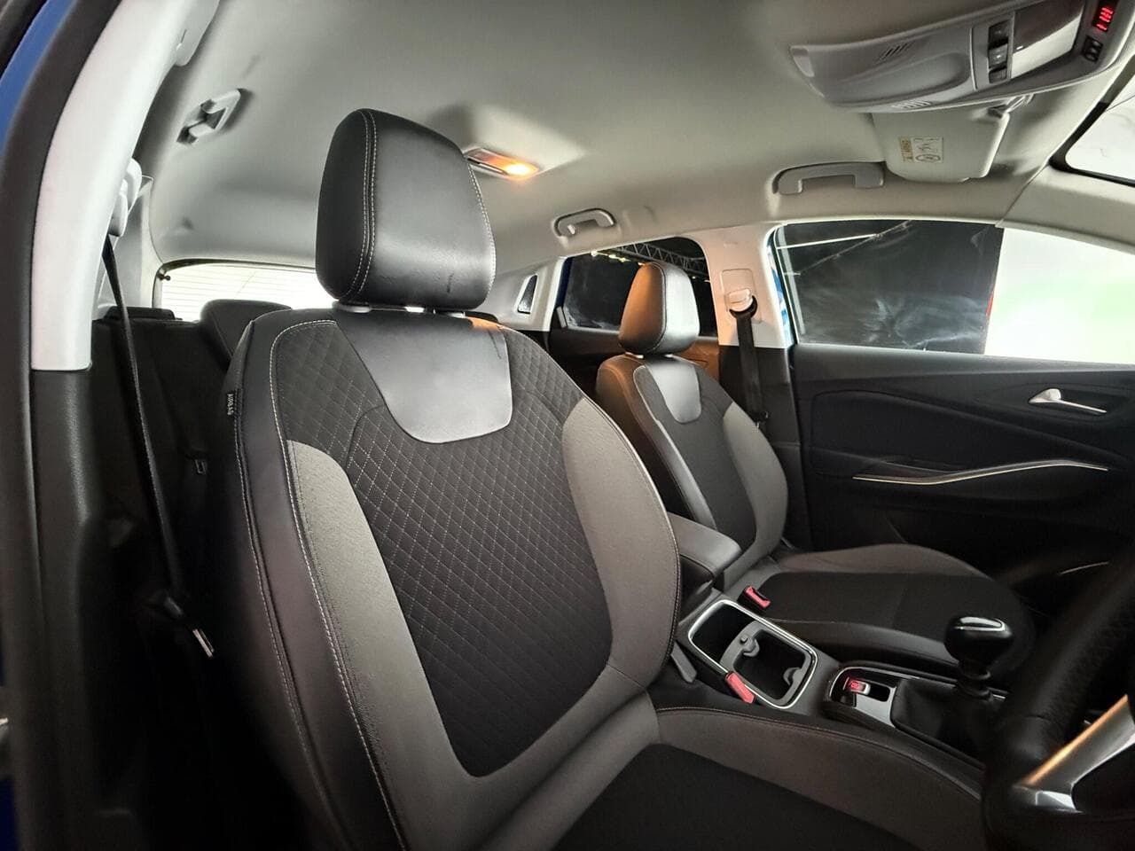 Vauxhall Grandland X thumbnail Seat Driver