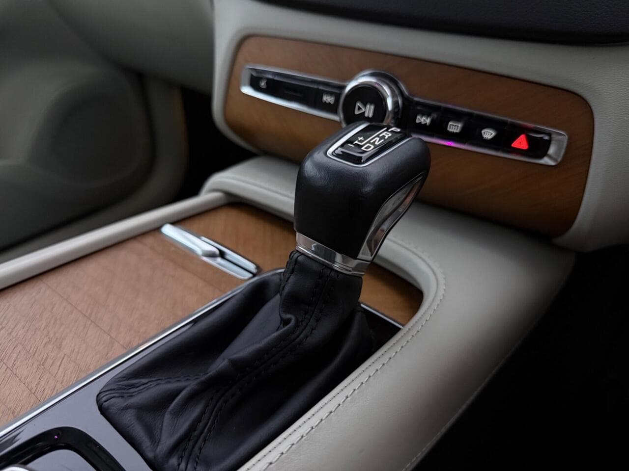 Volvo XC90 thumbnail Interior Front