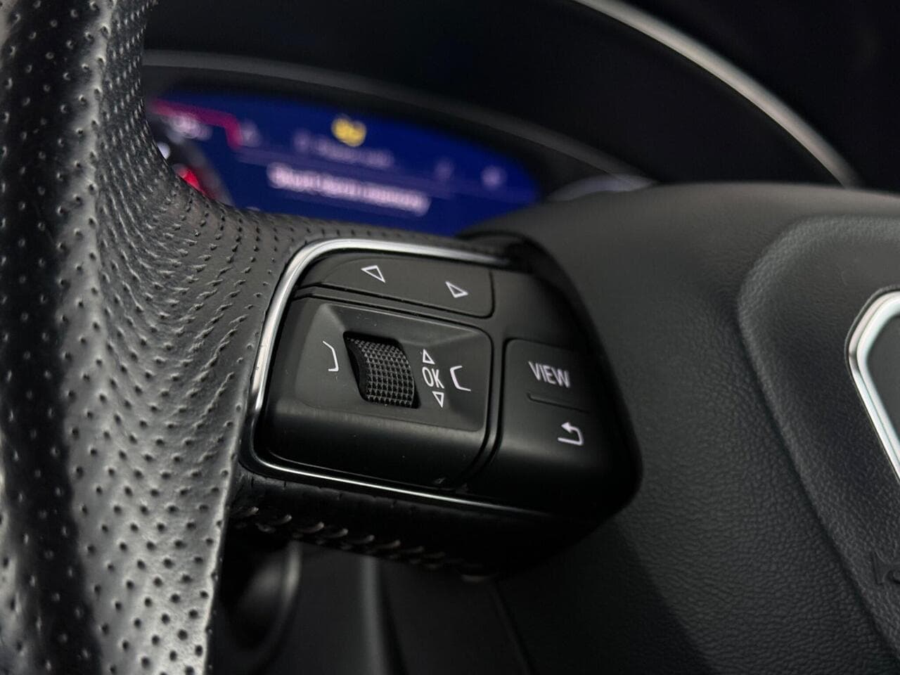 Audi Q7 thumbnail Misc Controls