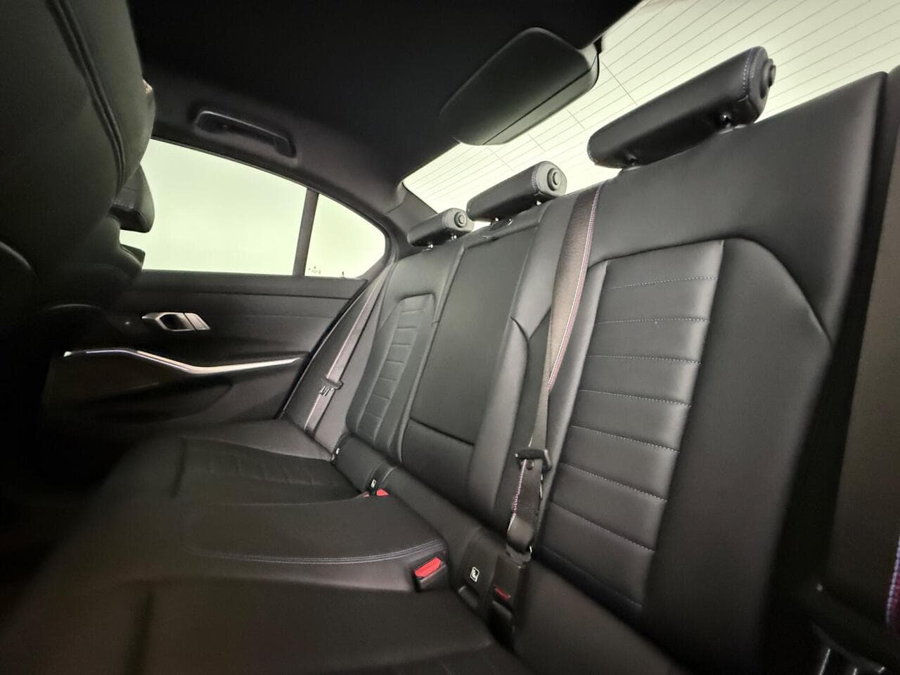 BMW 3 Series thumbnail Seats Rear