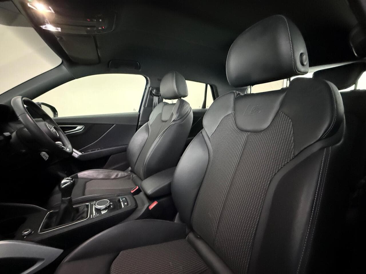 Audi Q2 thumbnail Seat Front Passenger