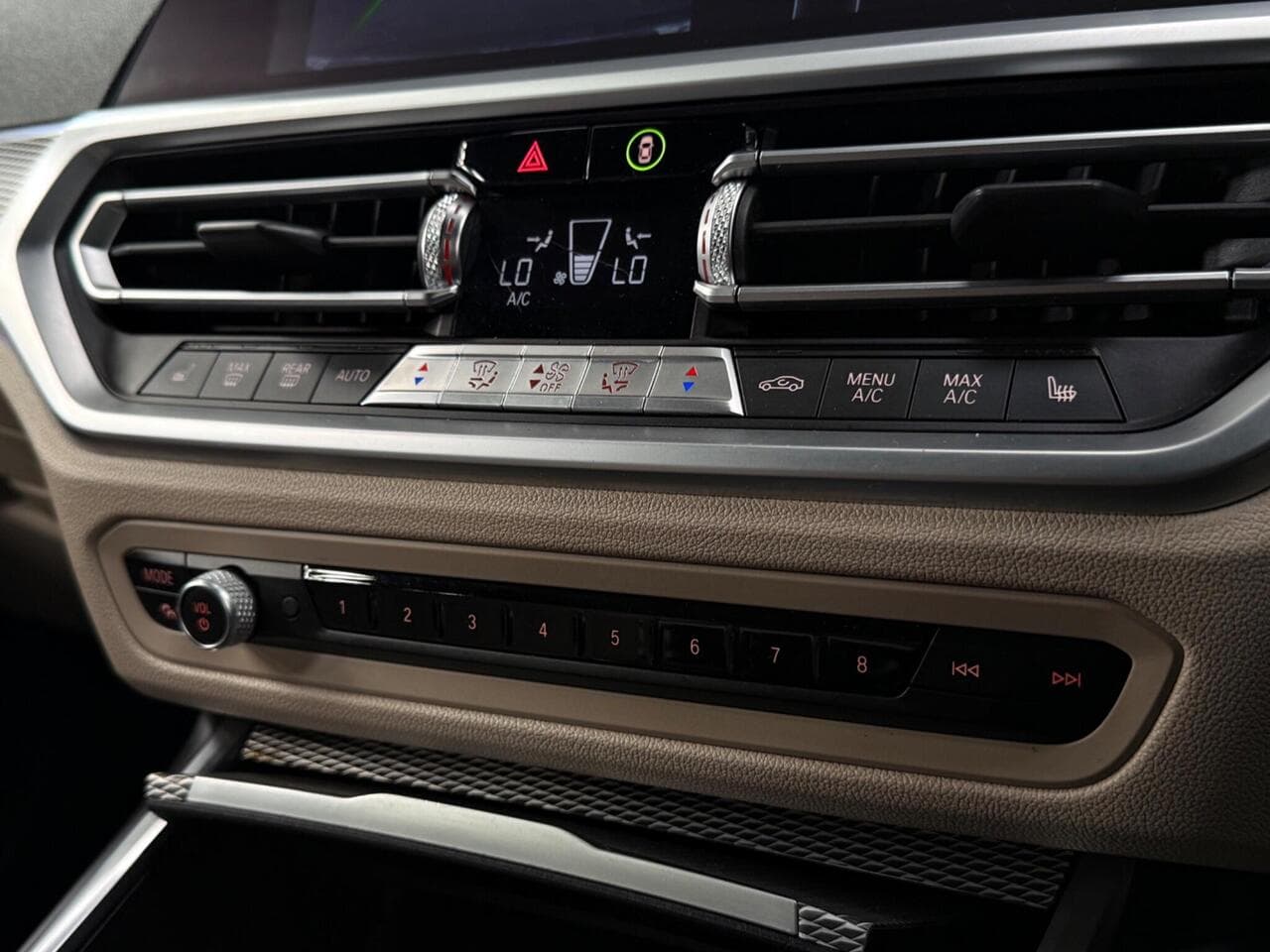 BMW 3 Series thumbnail Infotainment System