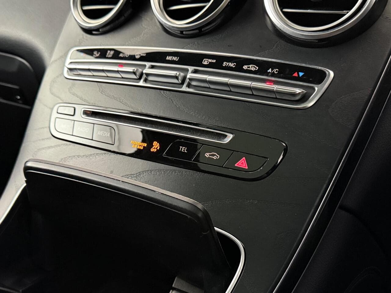 Mercedes-Benz GLC thumbnail Misc Controls