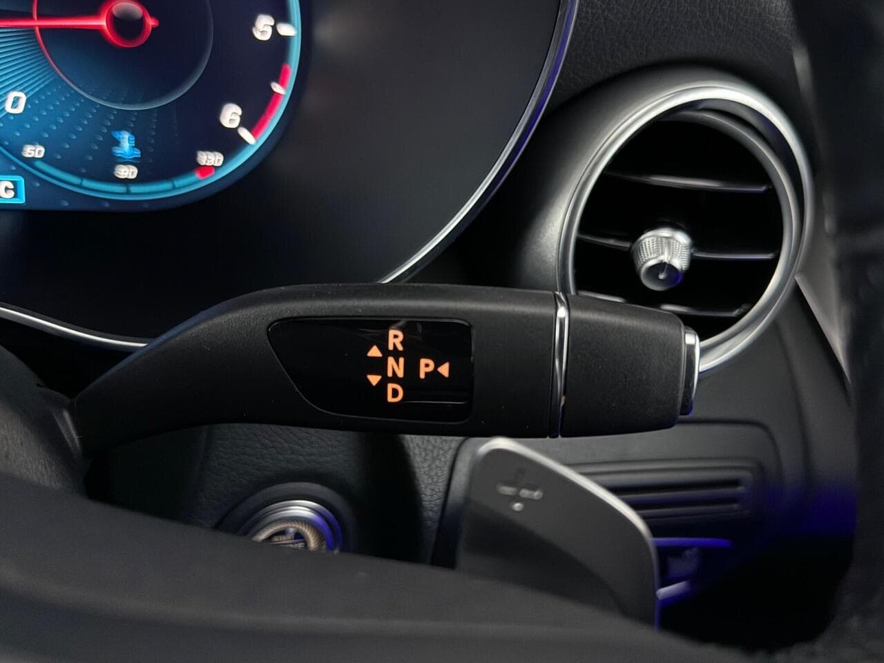 Mercedes-Benz GLC thumbnail Misc Controls