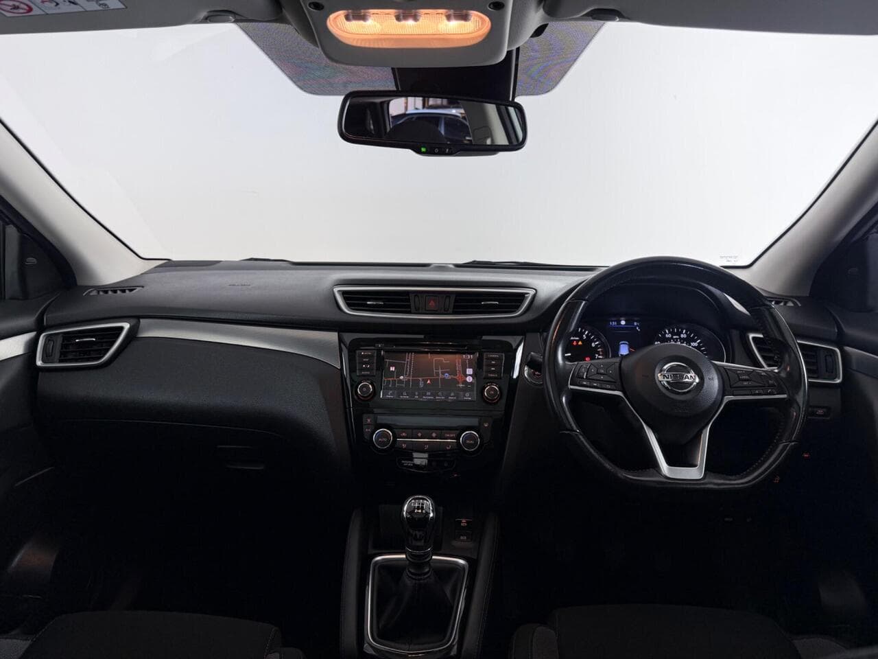 Nissan Qashqai thumbnail Interior Front