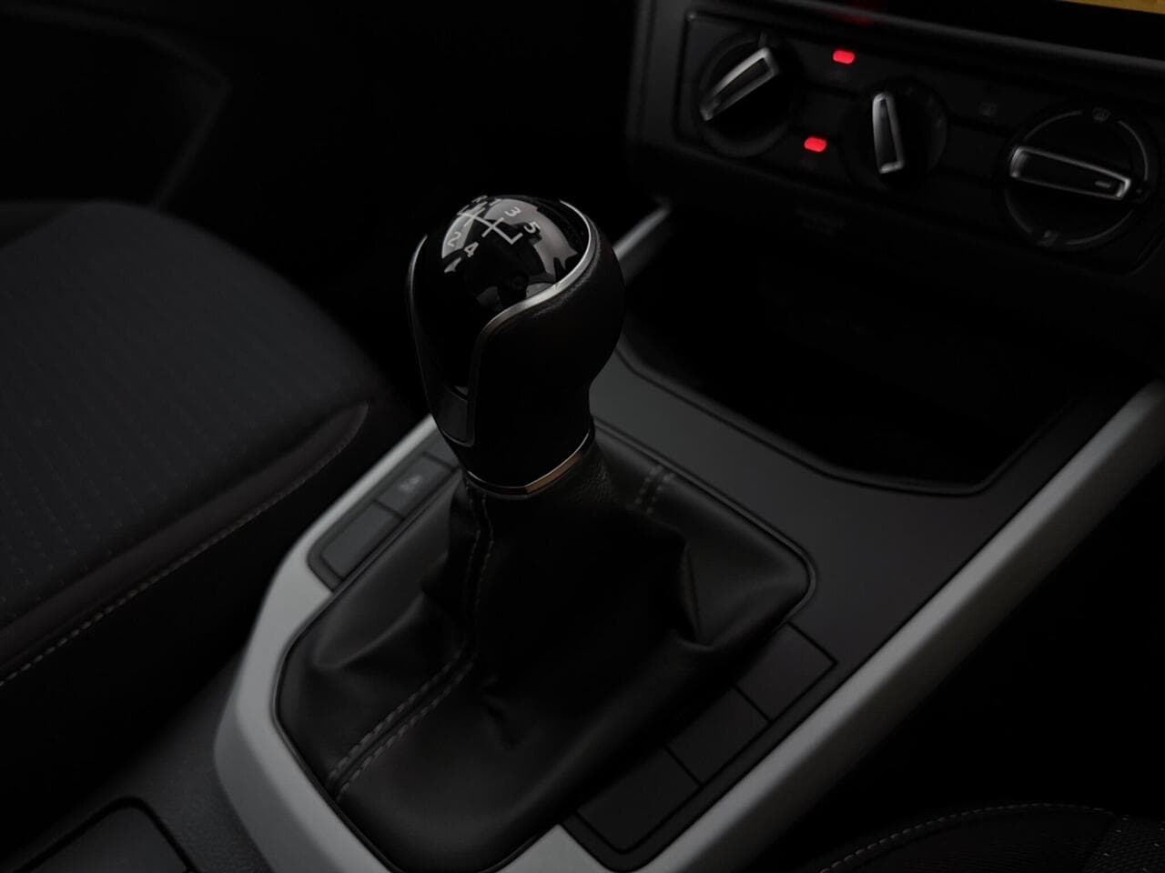SEAT Arona thumbnail Interior Front