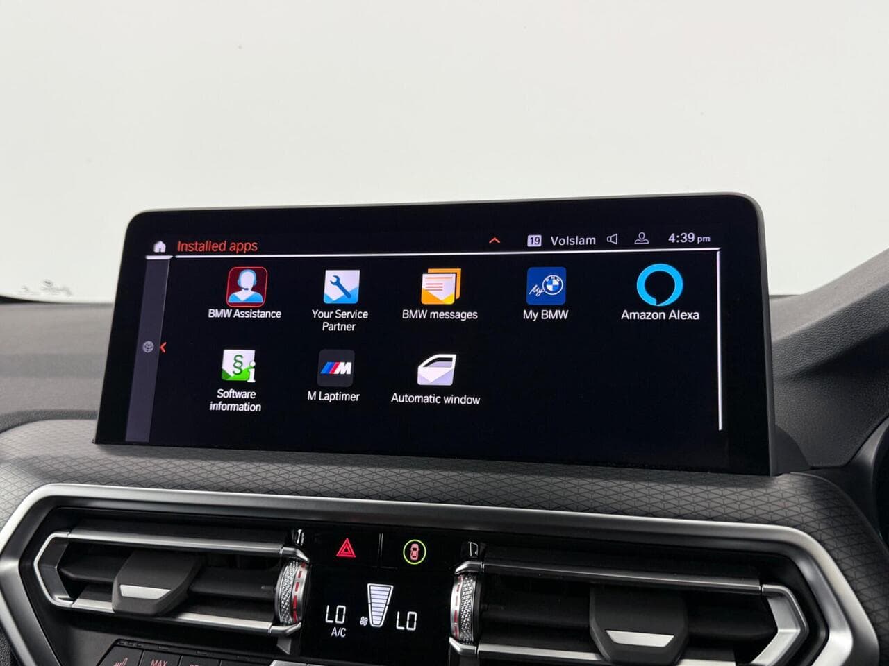 BMW X4 thumbnail Infotainment System