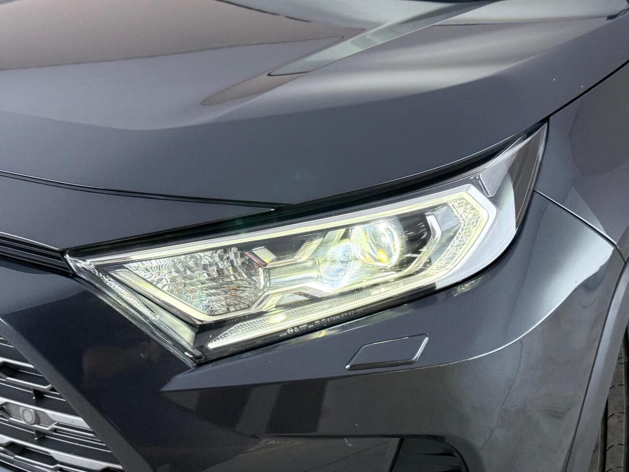 Toyota RAV4 thumbnail Lights Front
