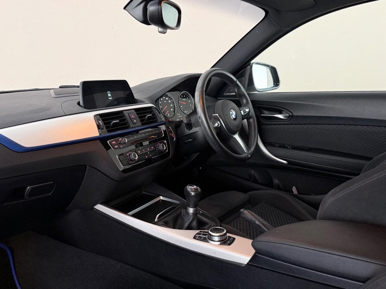 BMW 2 Series thumbnail Interior Front