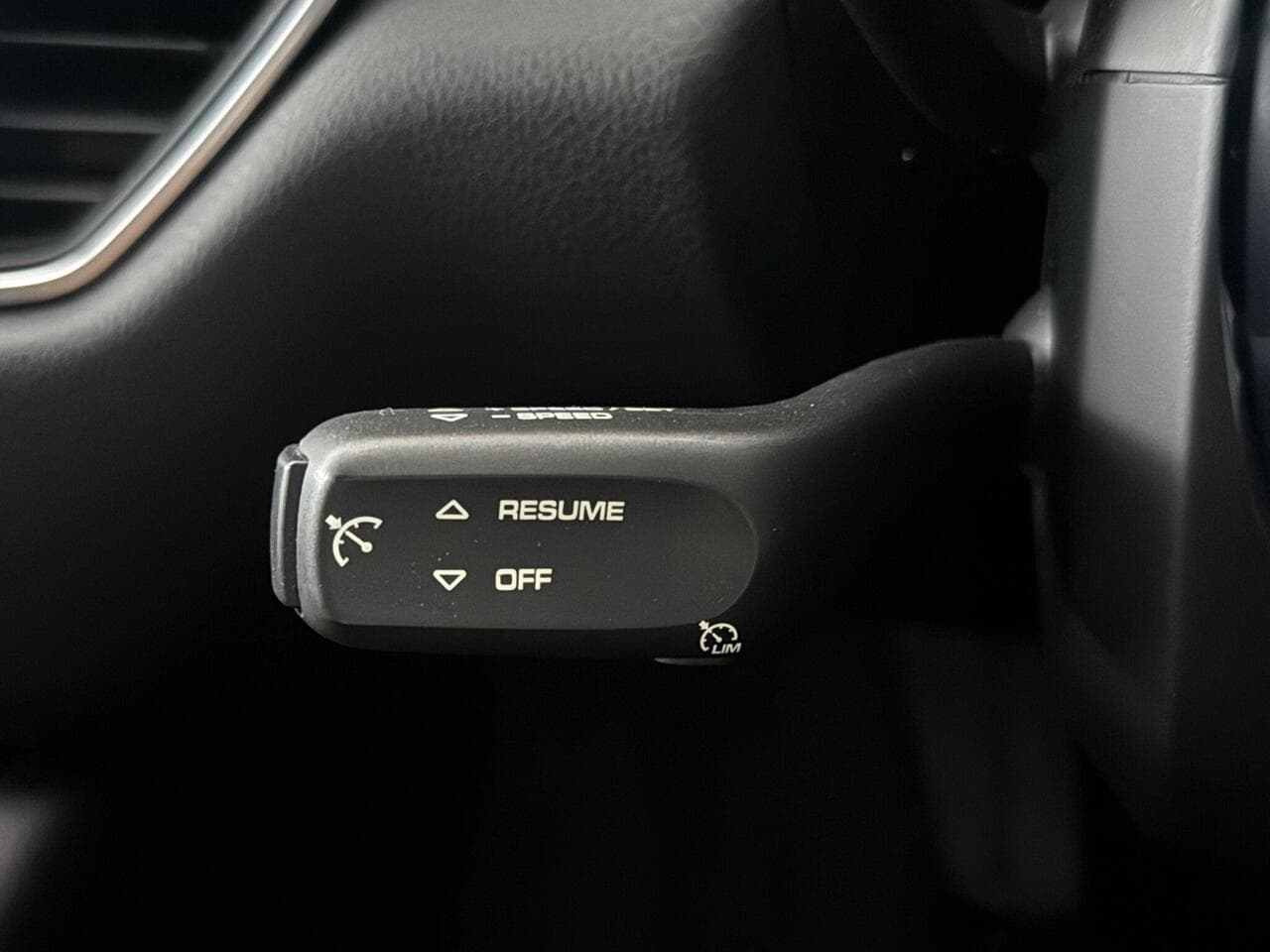 Porsche Macan thumbnail Misc Controls