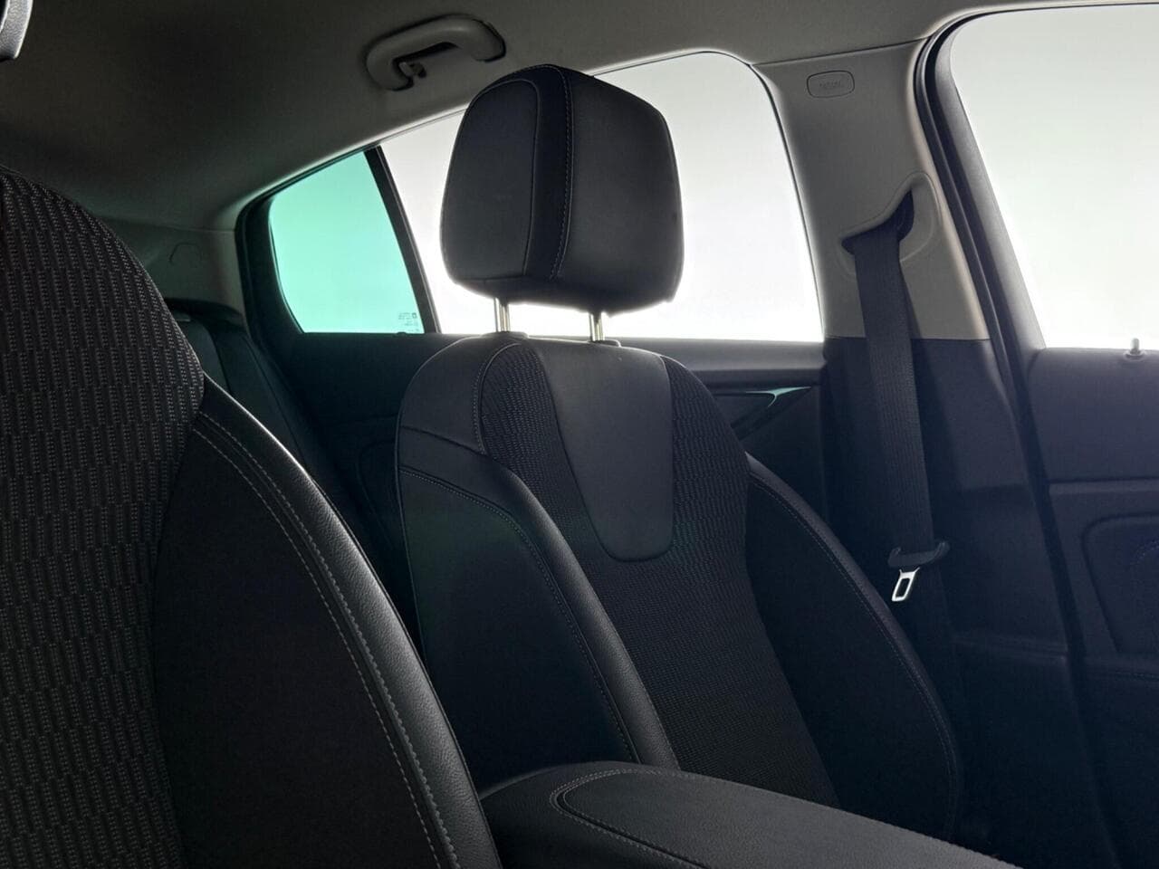 Vauxhall Insignia thumbnail Seats Rear