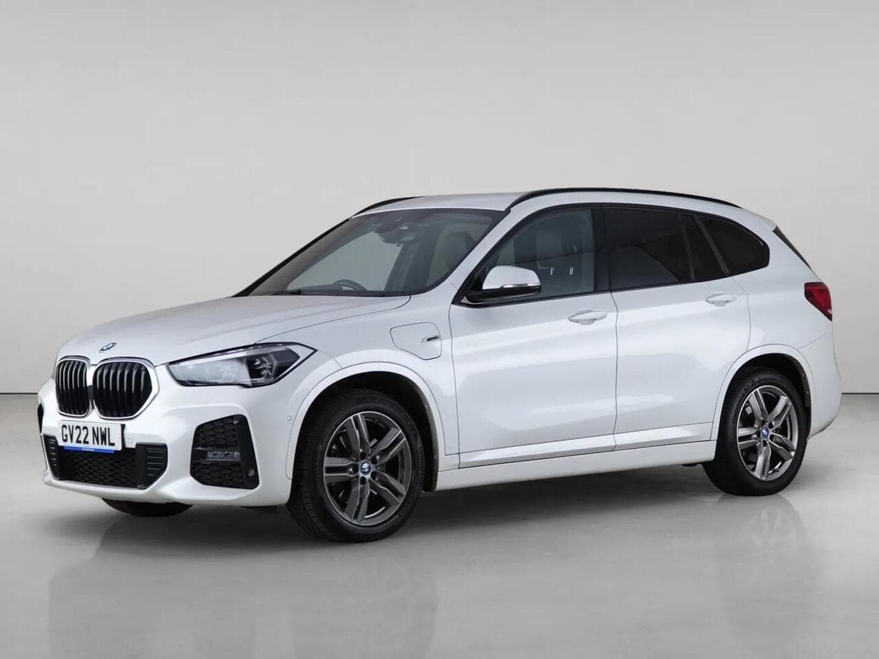 BMW X1 thumbnail Front Left
