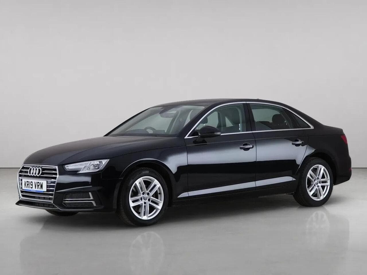 Audi A4 thumbnail Front Left