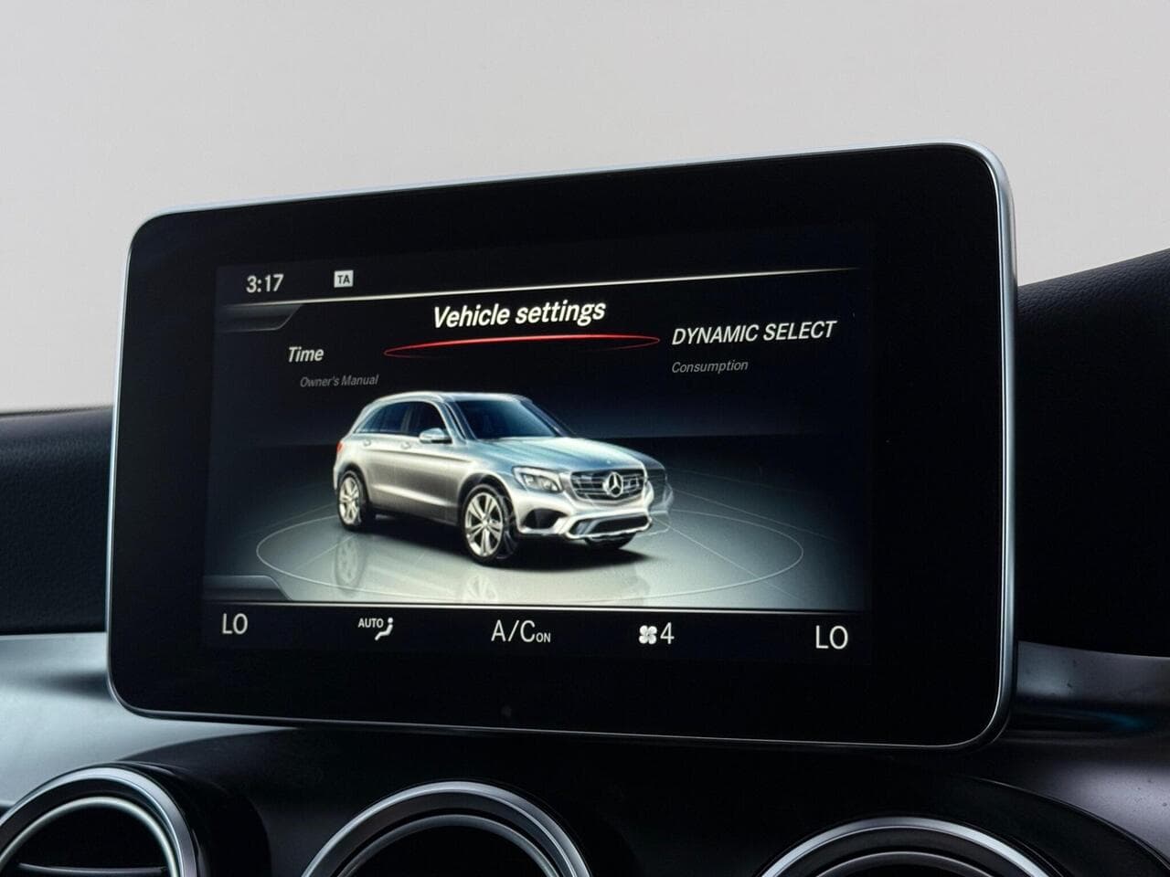 Mercedes-Benz GLC thumbnail Infotainment System