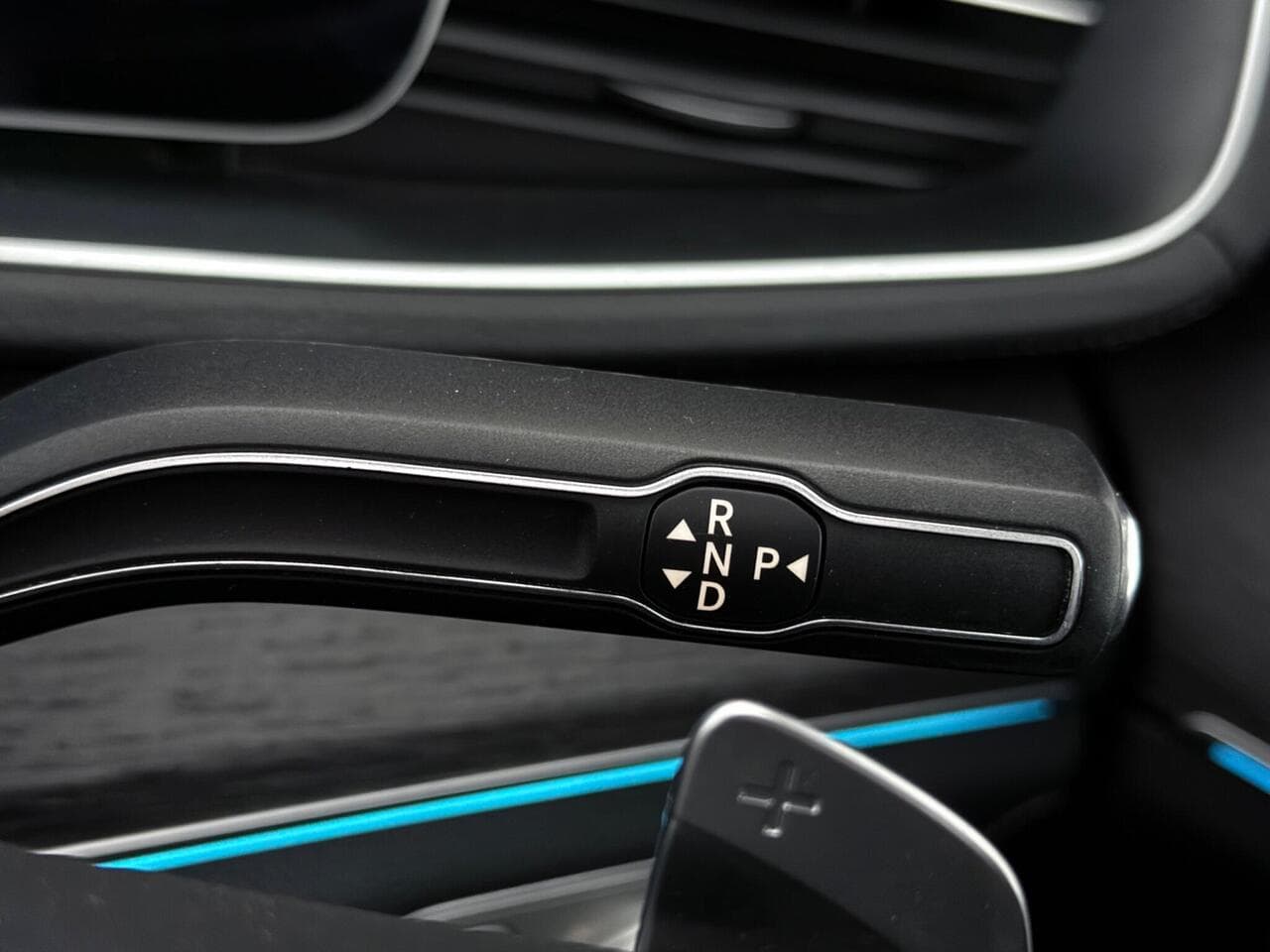 Mercedes-Benz GLE thumbnail Interior Front