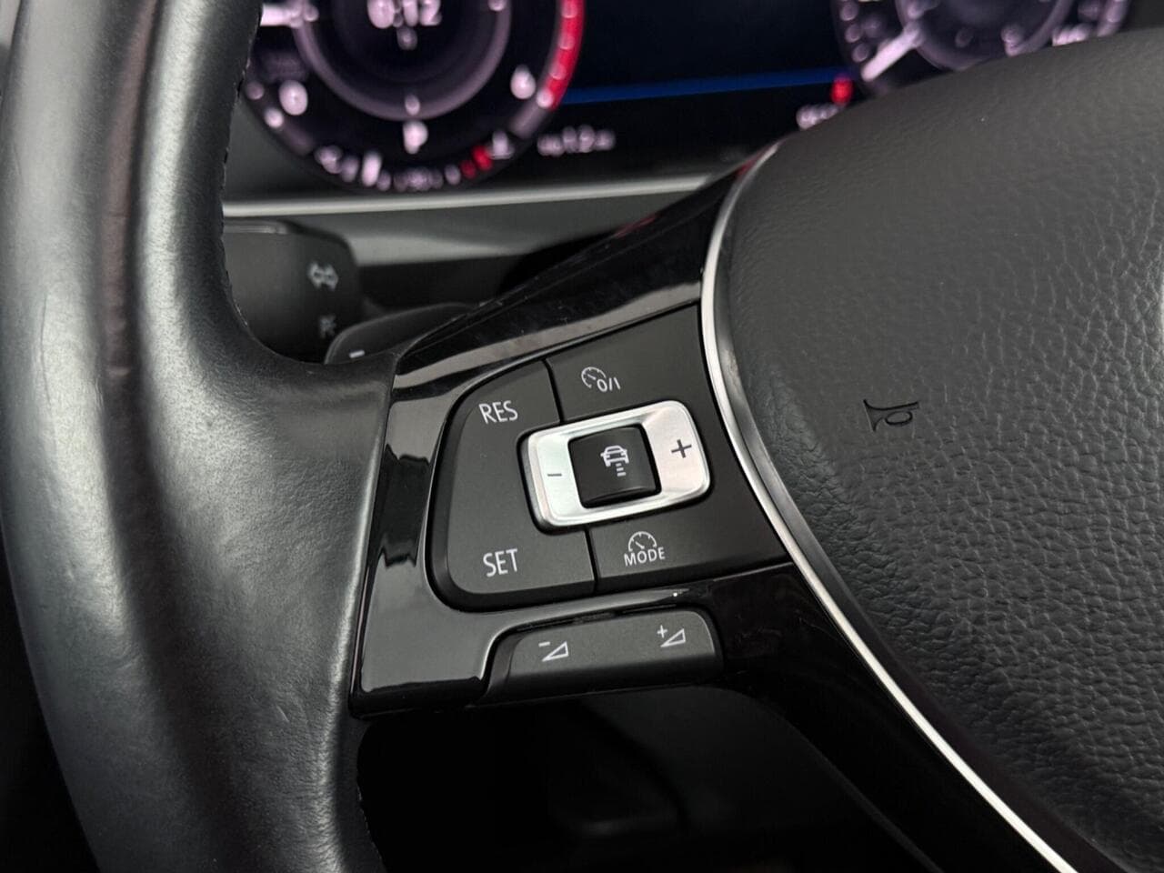 Volkswagen Tiguan thumbnail Misc Controls