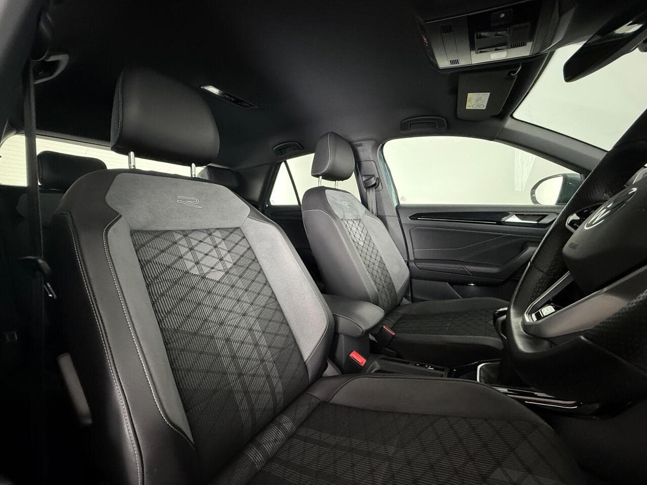 Volkswagen T-Roc thumbnail Seat Driver