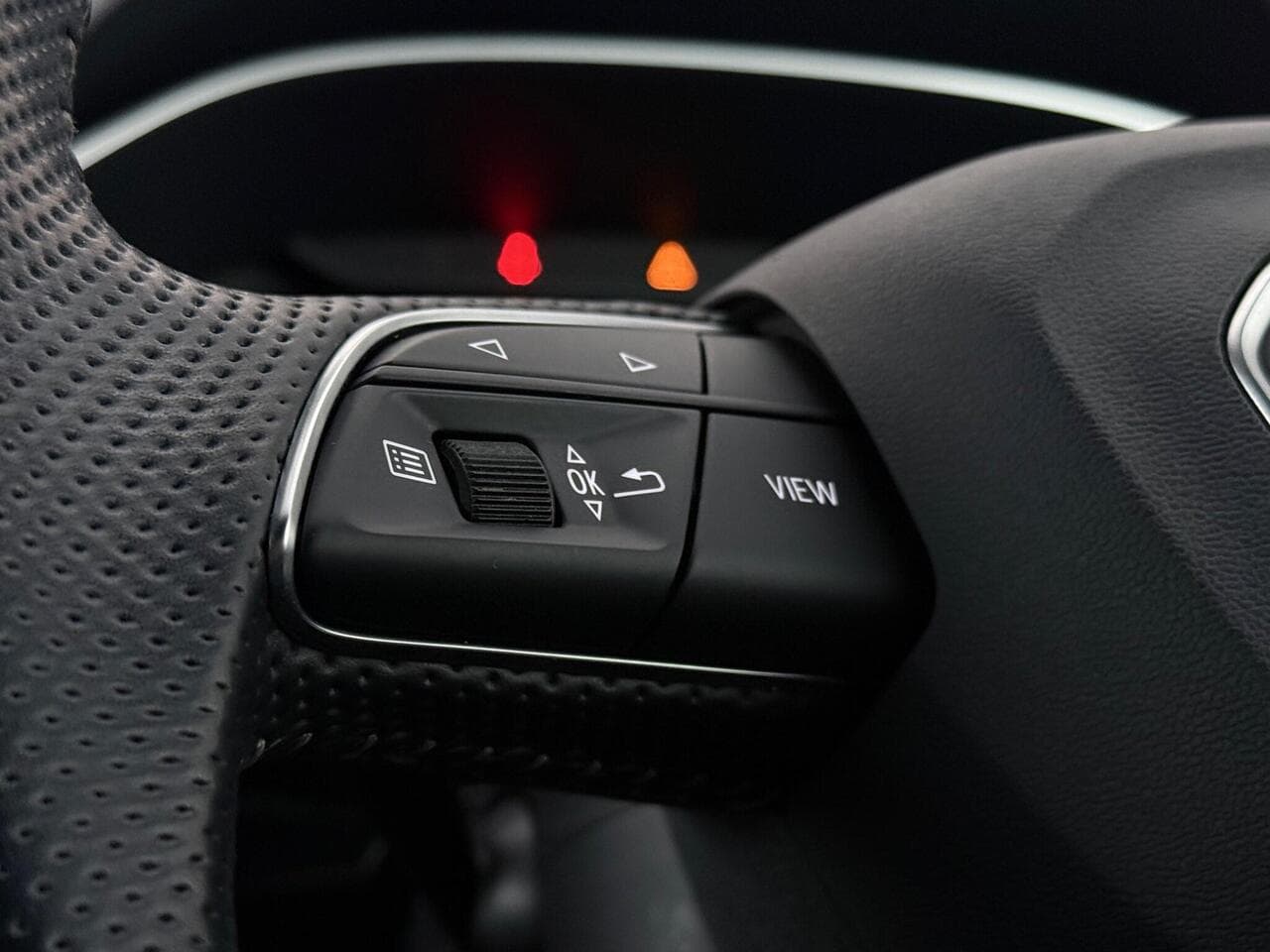 Audi Q3 thumbnail Misc Controls