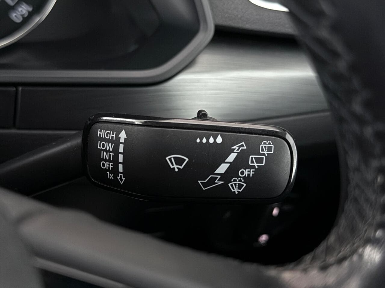 Skoda Superb thumbnail Misc Controls