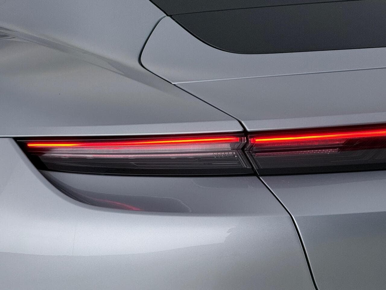 Porsche Taycan thumbnail Inconclusive