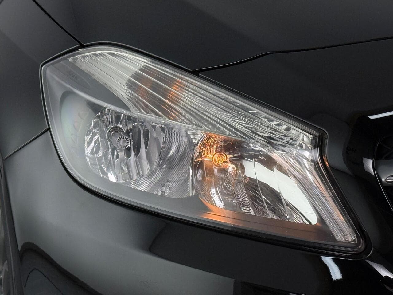 Mercedes-Benz A Class thumbnail Lights Front