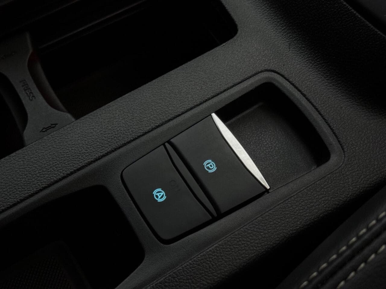 Ford Focus thumbnail Misc Controls