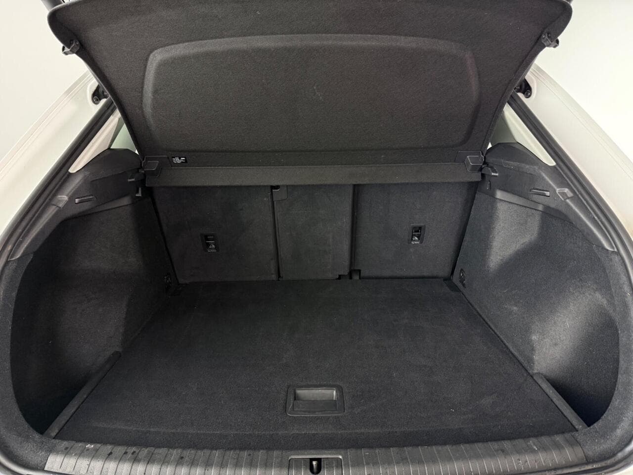 Audi Q3 thumbnail Boot