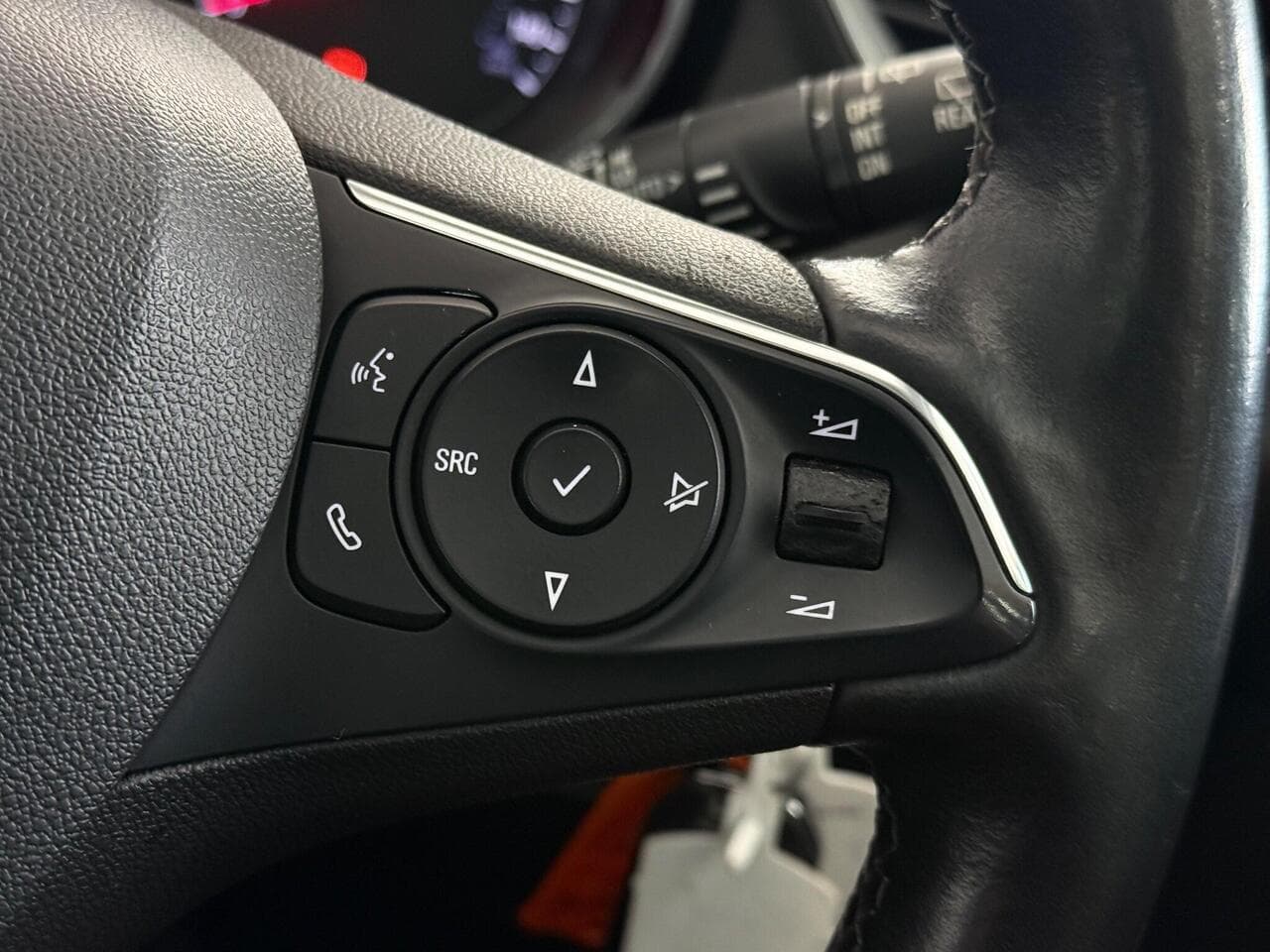 Vauxhall Grandland X thumbnail Misc Controls