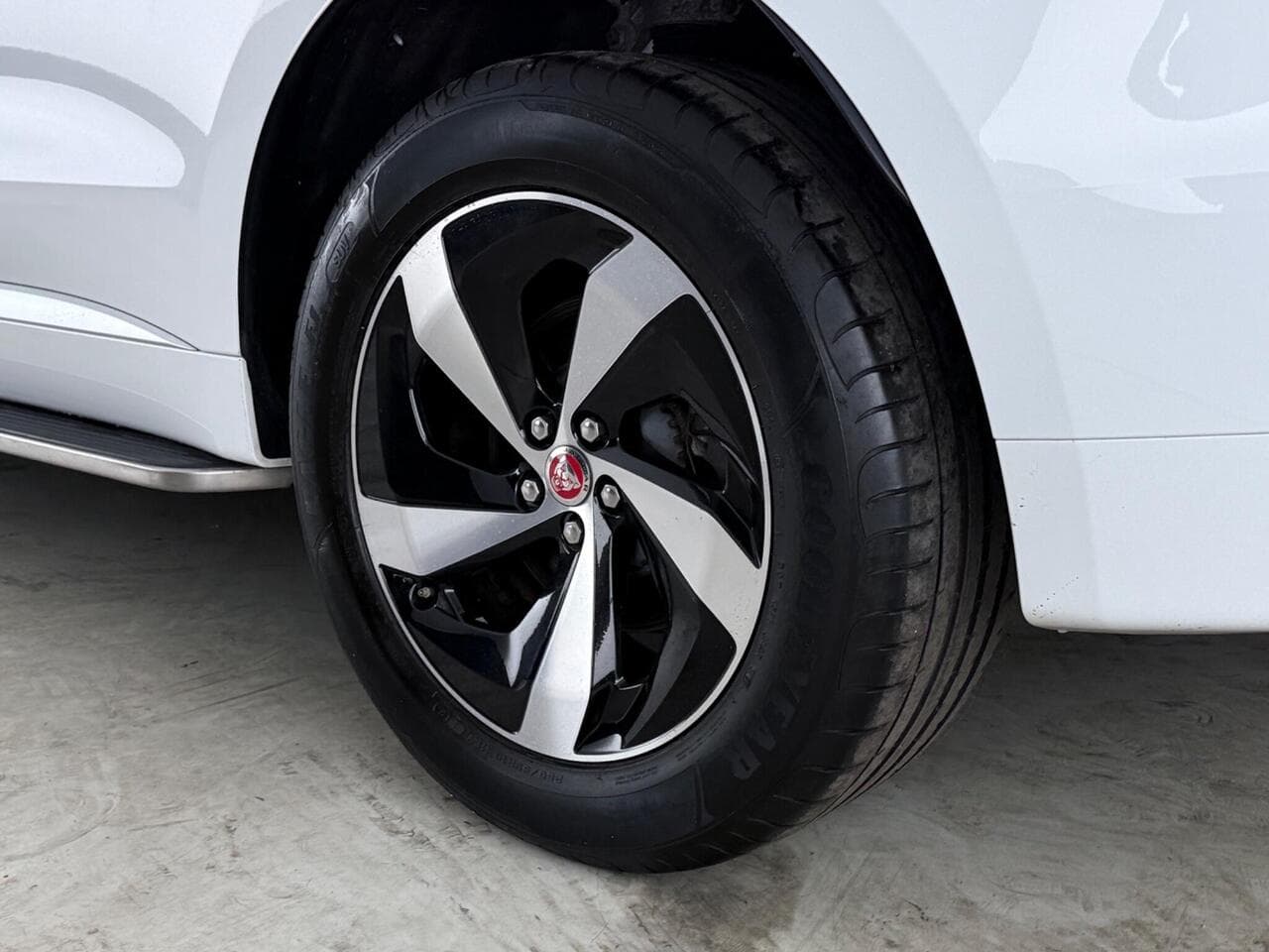 Jaguar F-PACE thumbnail Wheel