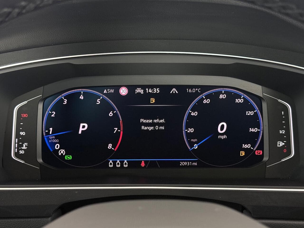 Volkswagen Tiguan thumbnail Driver Instruments