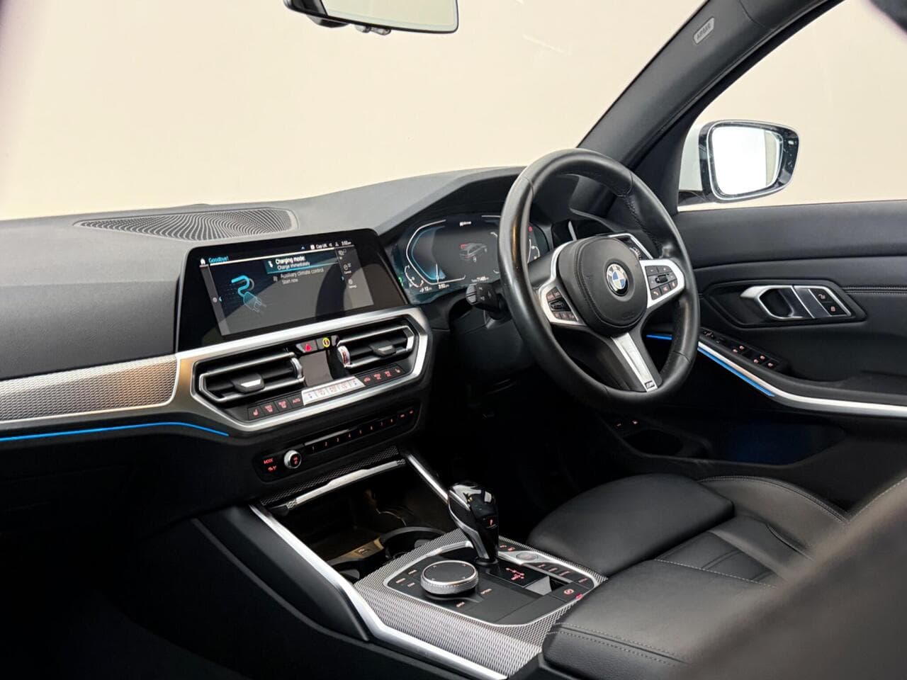 BMW 3 Series thumbnail Interior Front