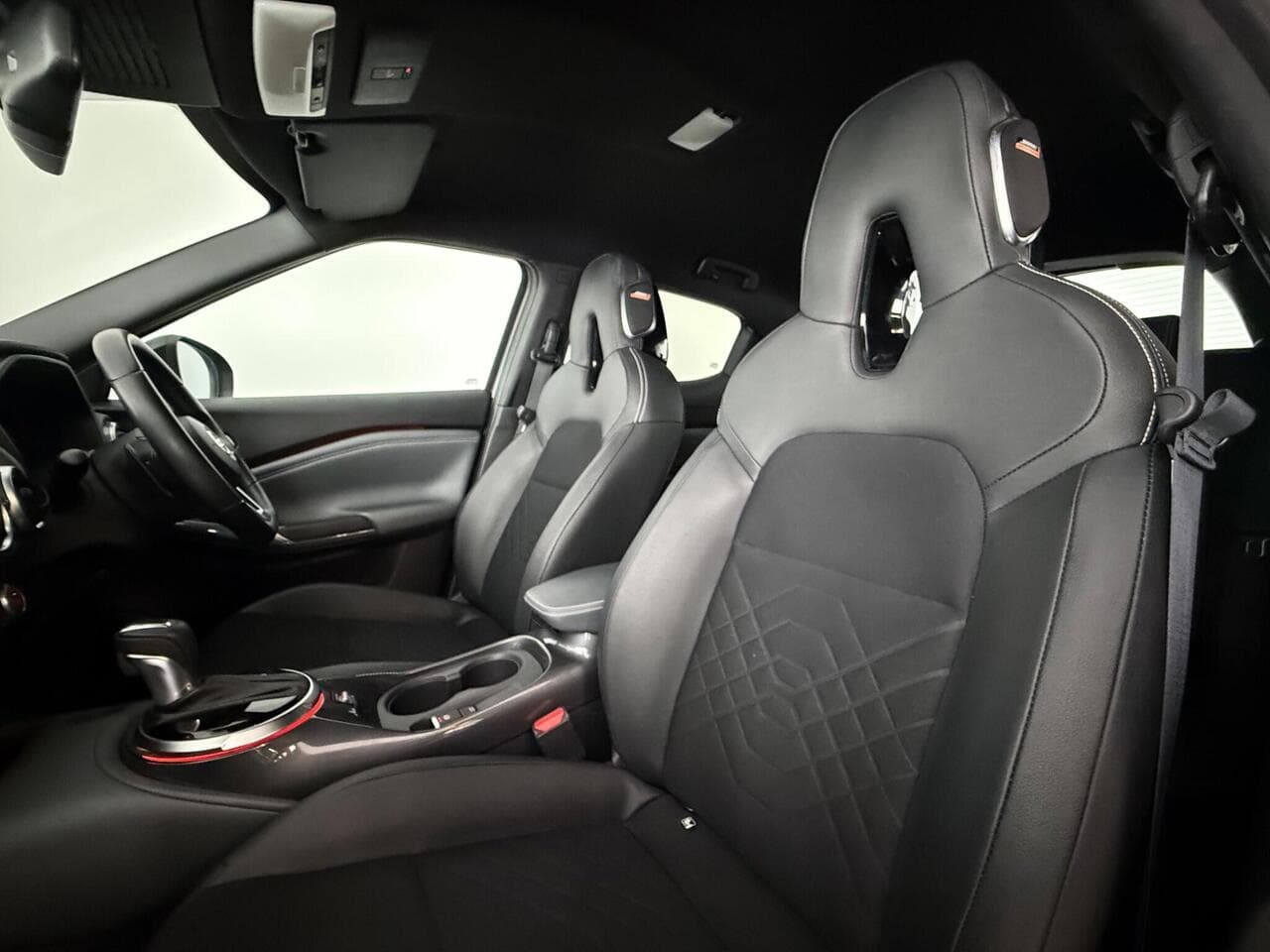 Nissan Juke thumbnail Seat Front Passenger