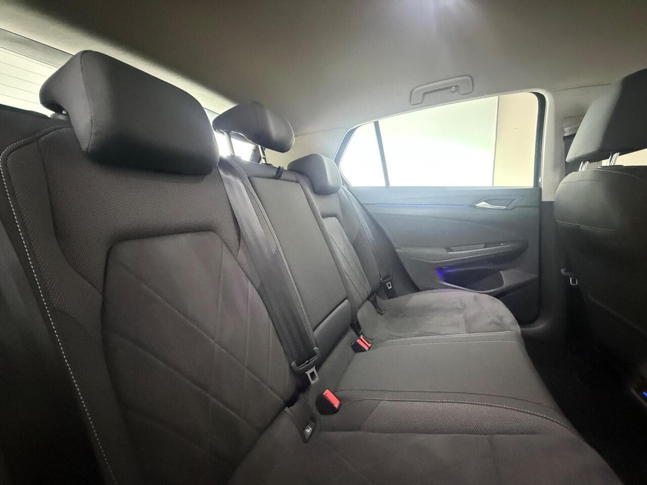 Volkswagen Golf thumbnail Seats Rear