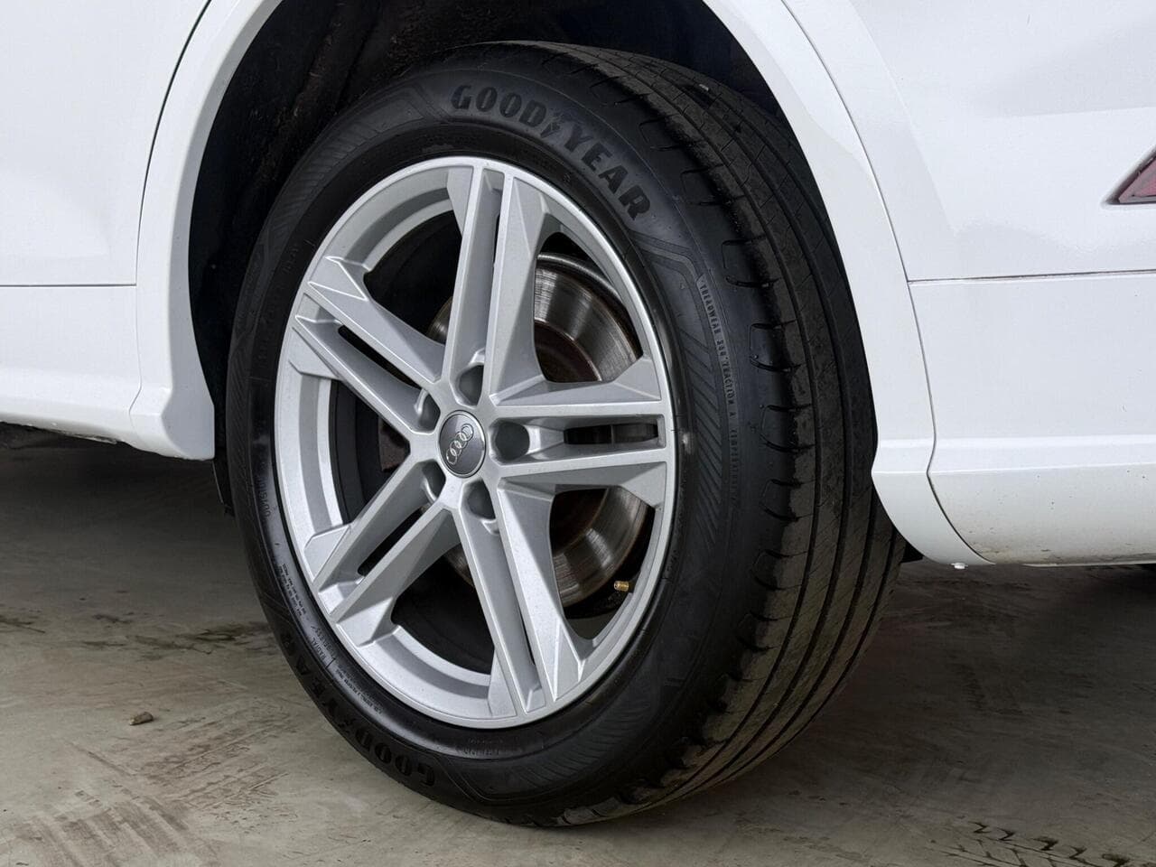 Audi Q5 thumbnail Wheel