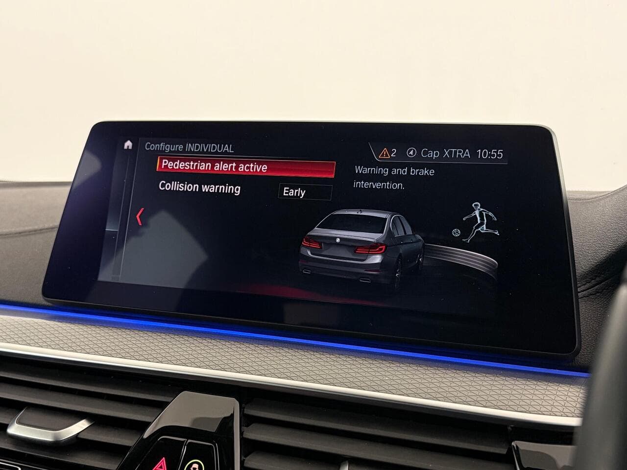 BMW 5 Series thumbnail Infotainment System