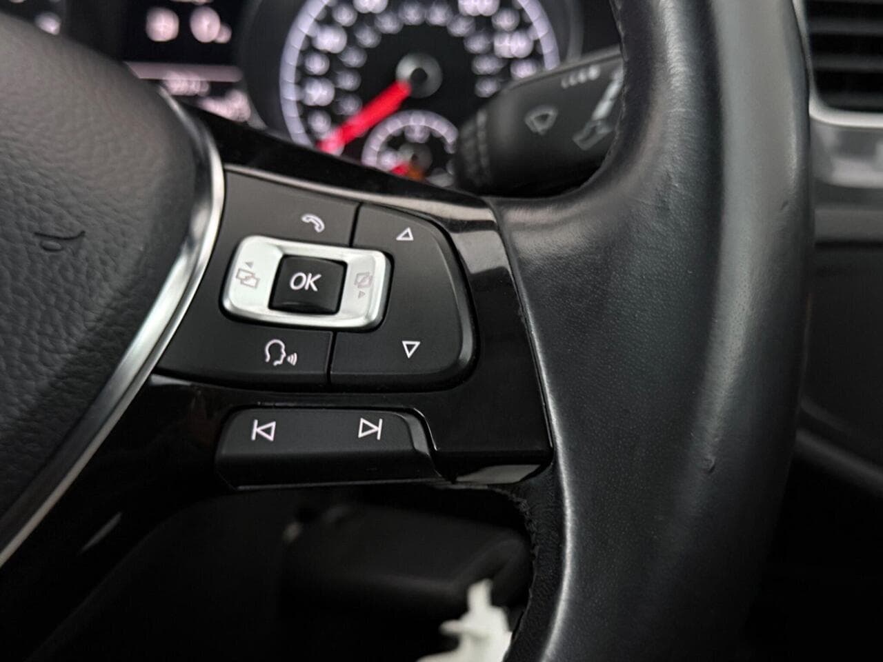 Volkswagen Golf thumbnail Misc Controls