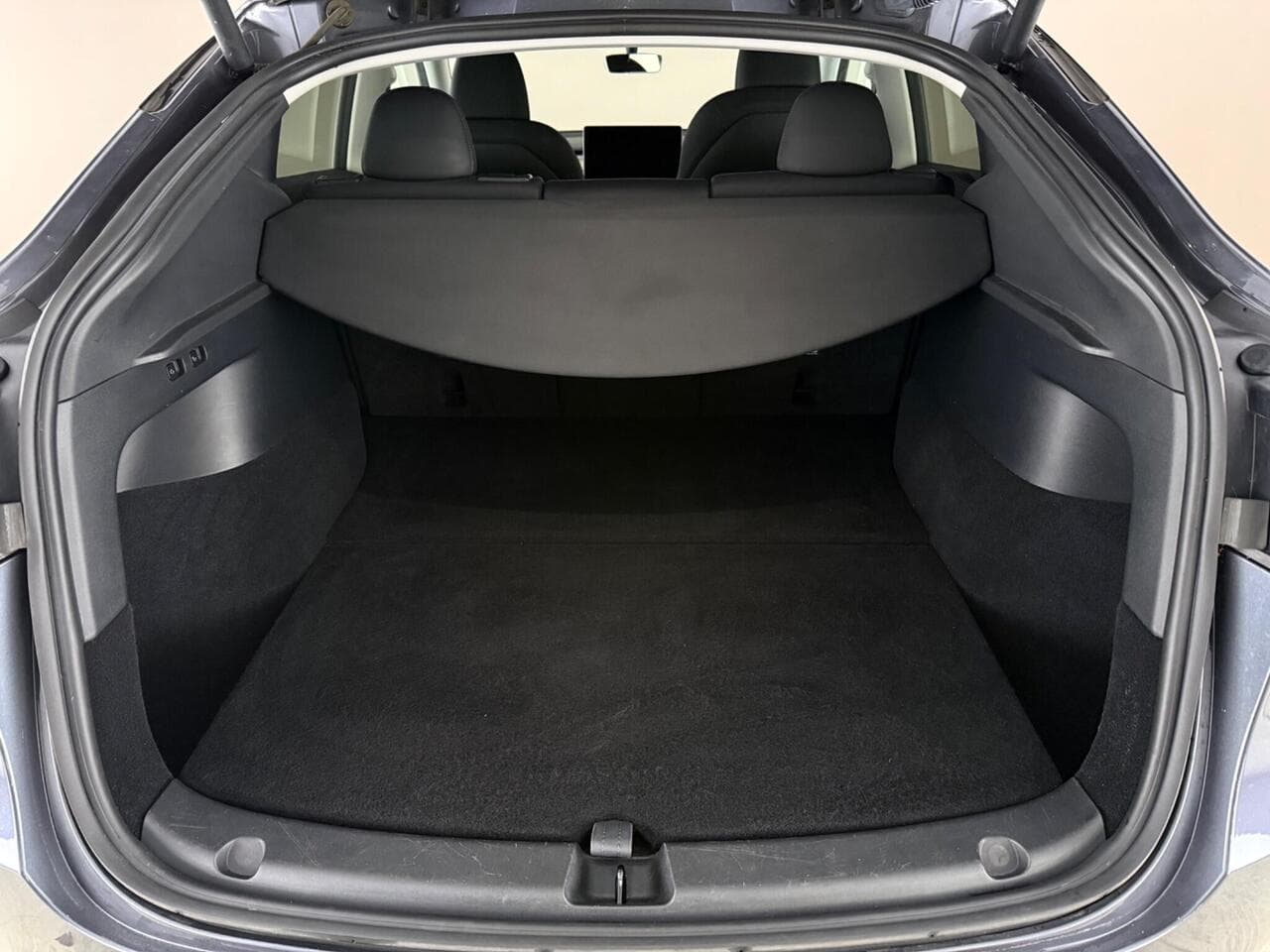 Tesla Model Y thumbnail Boot