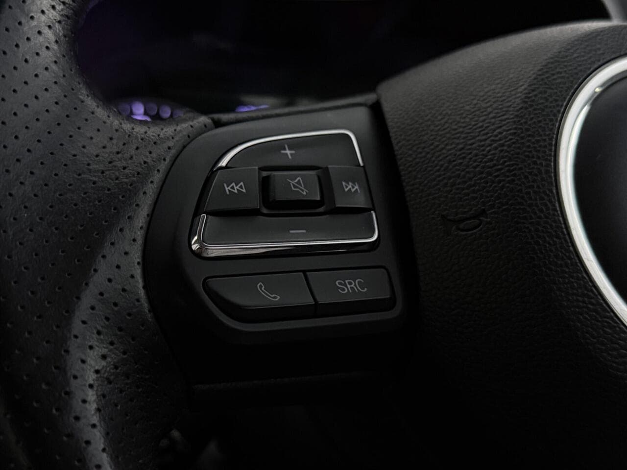 MG MG ZS thumbnail Misc Controls