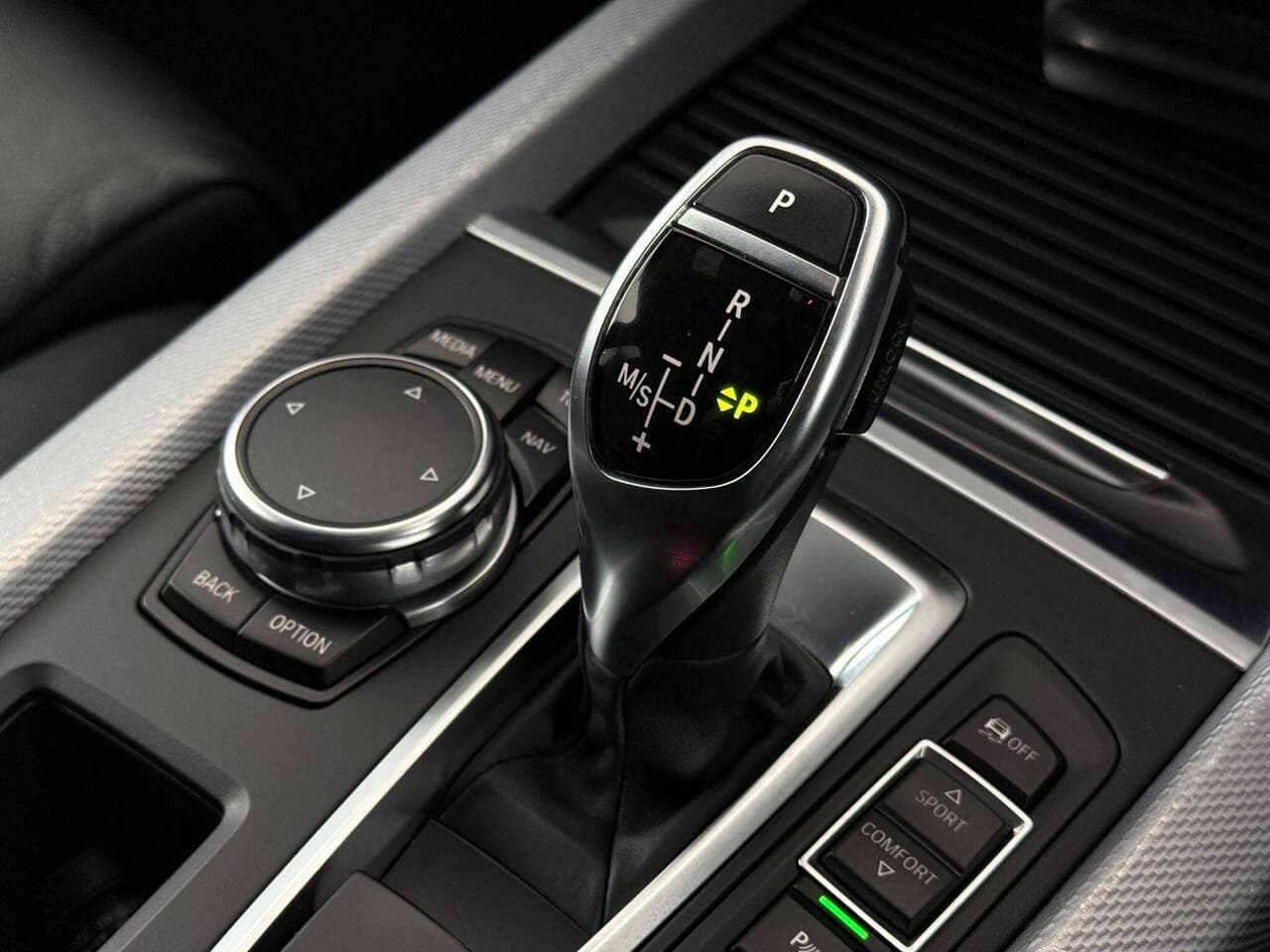 BMW X5 thumbnail Interior Front