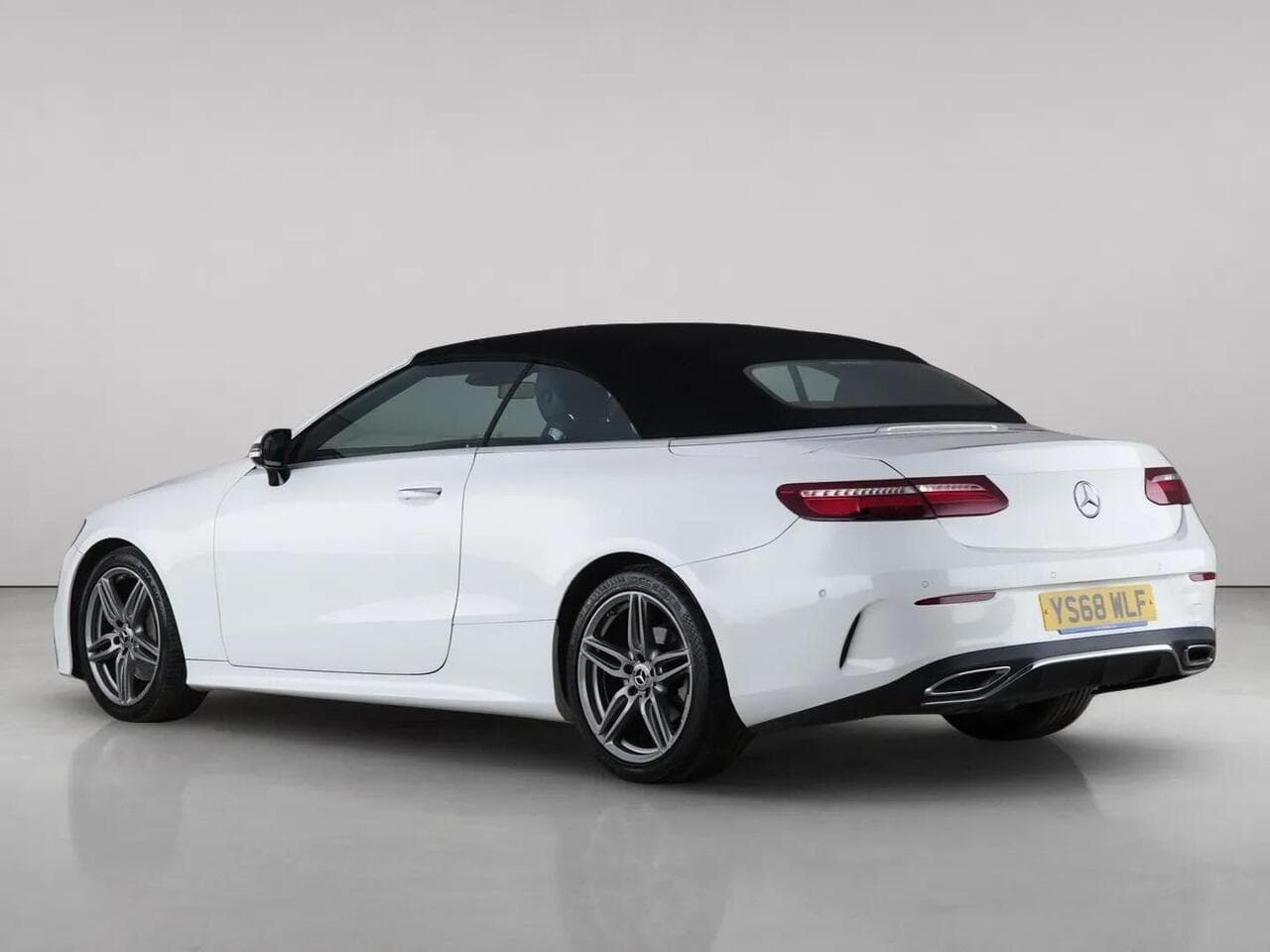 Mercedes-Benz E Class thumbnail Rear Left